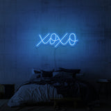 „XOXO“ NEONSCHILD