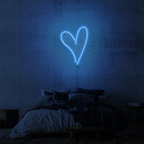 Leuchtreklame „DAS HERZ“.