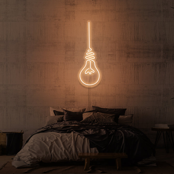 Leuchtreklame „LICHT“.