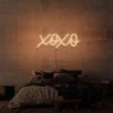 „XOXO“ NEONSCHILD