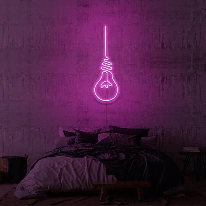 Leuchtreklame „LICHT“.