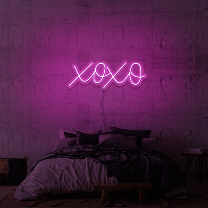 „XOXO“ NEONSCHILD