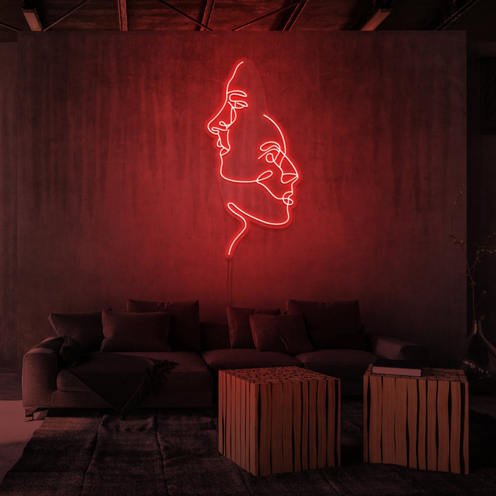 Leuchtreklame „TWOFACE“.