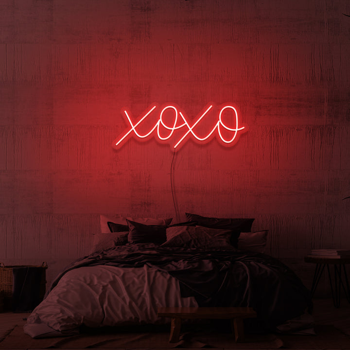 „XOXO“ NEONSCHILD