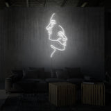 Leuchtreklame „TWOFACE“.