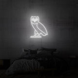 Leuchtreklame „Eule“.