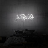 „XOXO“ NEONSCHILD