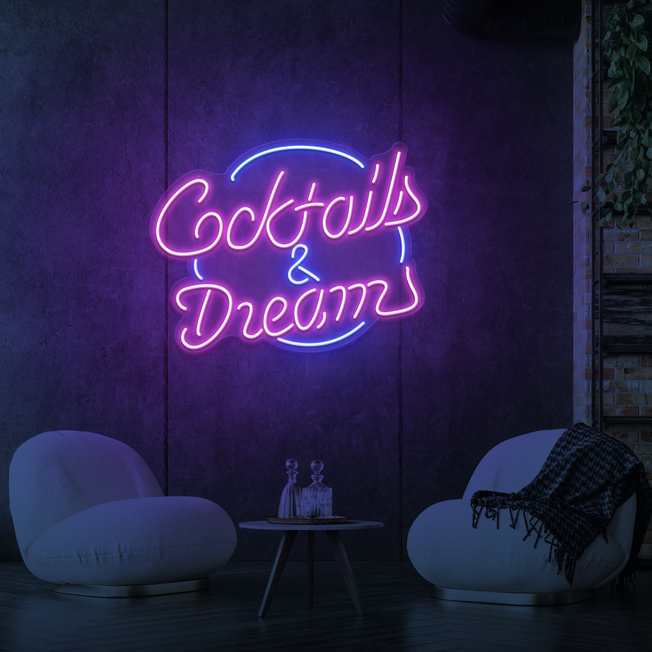 Leuchtreklame „Cocktails & Träume“. 