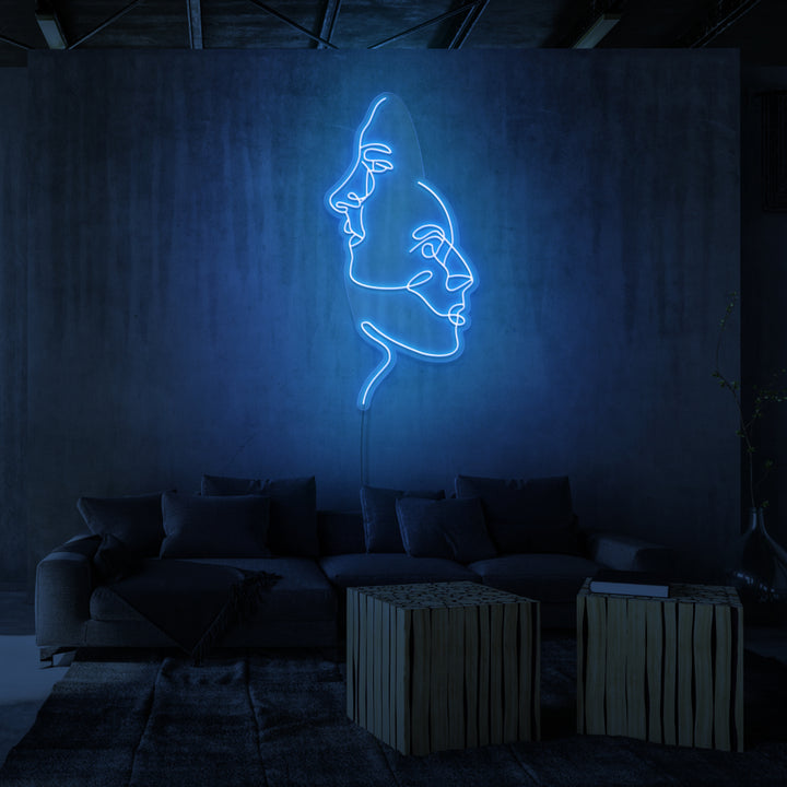 Leuchtreklame „TWOFACE“. 