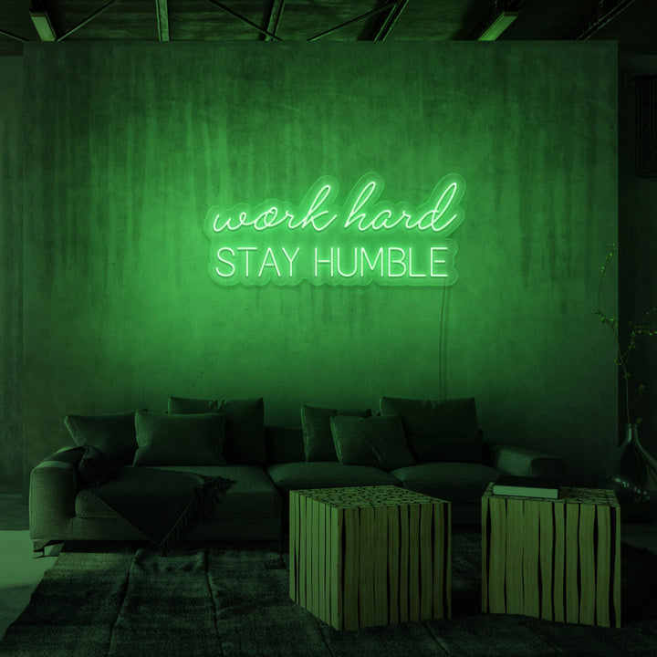 „WORK HARD STAY HUMBLE“ NEON-SCHILD 
