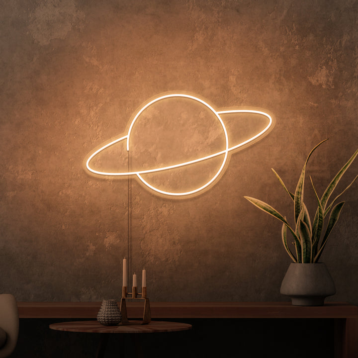 Mini-Leuchtreklame „Saturn“. 