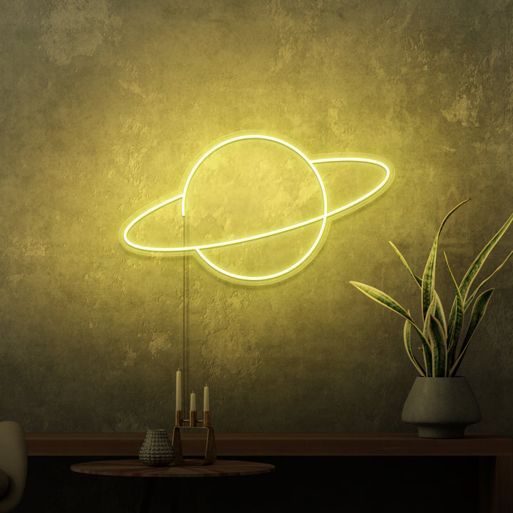 Mini-Leuchtreklame „Saturn“. 